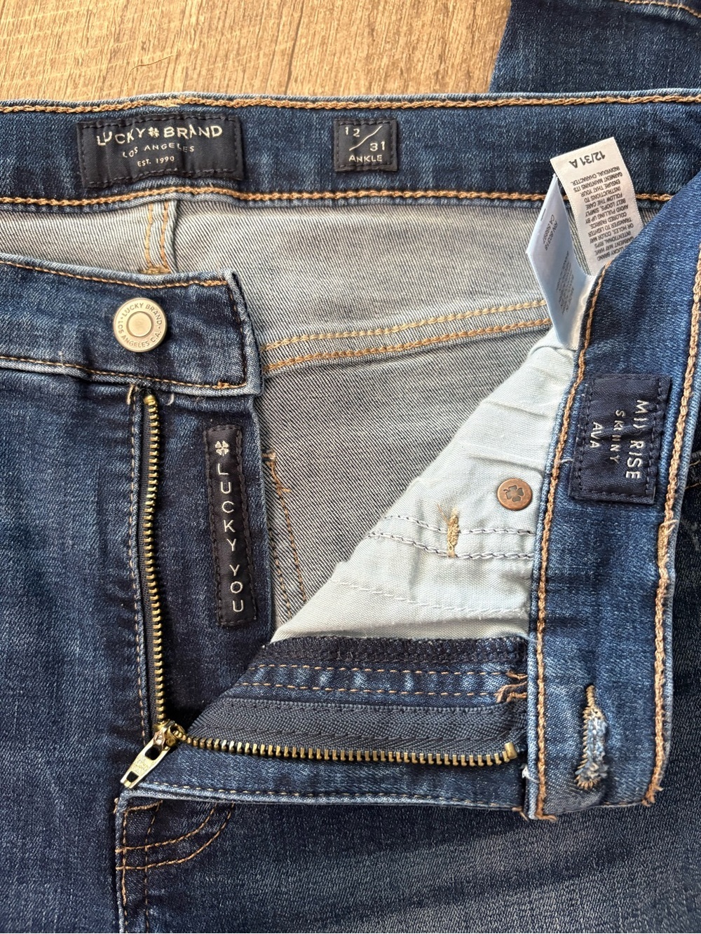 Lucky Brand Jeans - Picture 4 of 4